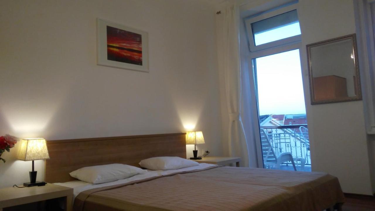 Apartmani Lela Selce Esterno foto