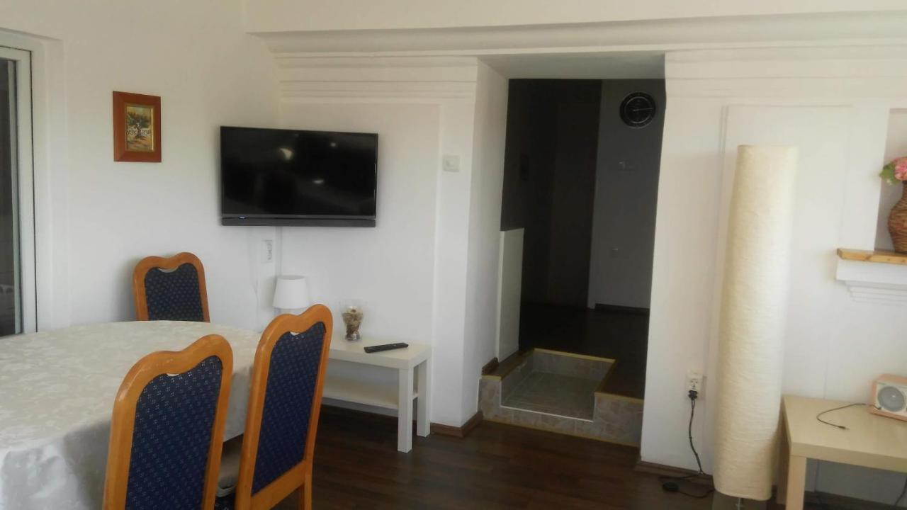 Apartmani Lela Selce Esterno foto
