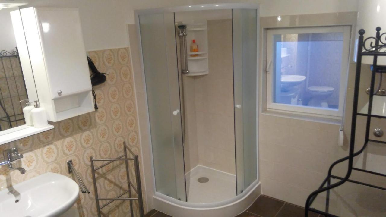 Apartmani Lela Selce Esterno foto
