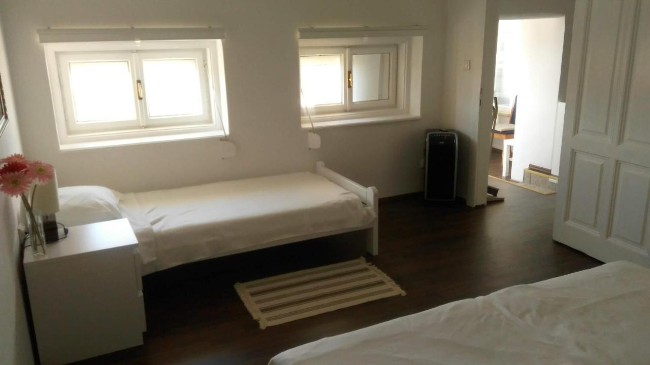 Apartmani Lela Selce Esterno foto